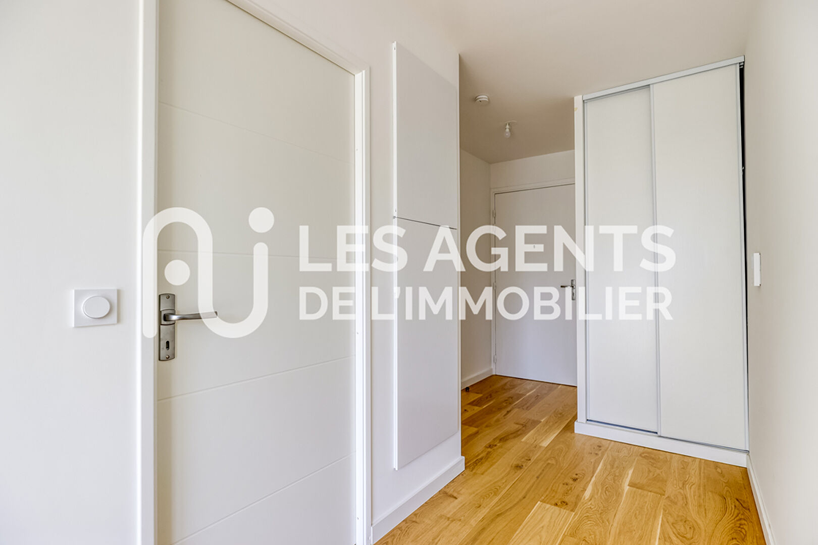 Colombes Arc Sportif  2 pièces meublé avec grand balcon Immeuble 2024