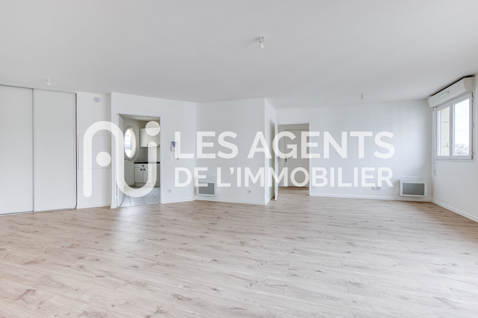 APPARTEMENT 3 PIÈCES 80 m² DANS UNE RÉSIDENCE RÉCENTE