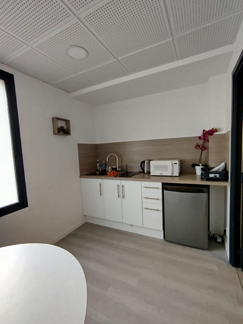 LOCAL D'ACTIVITES - 1480.00 CC