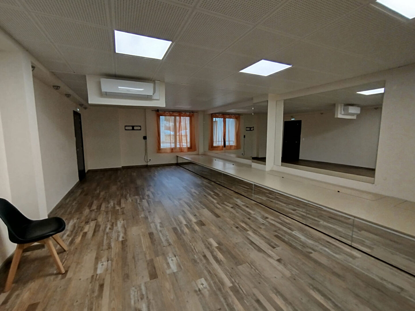 LOCAL D'ACTIVITES - 1480.00 CC