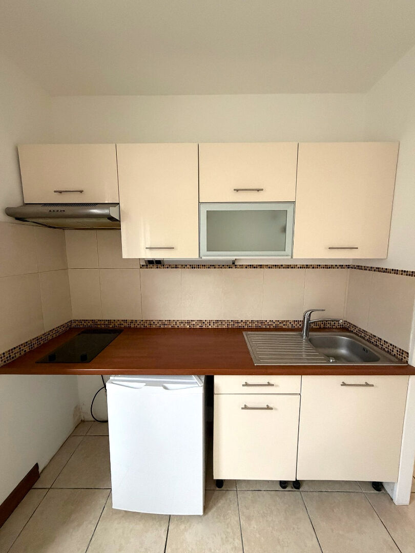 Studio Nanterre - 28m² - 750.00 CC