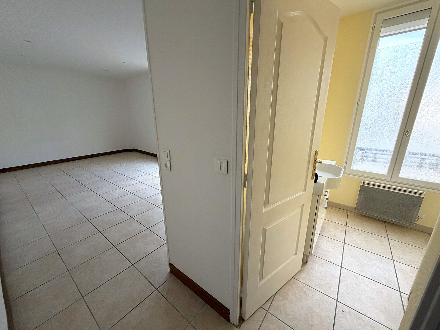 Studio Nanterre - 28m² - 750.00 CC