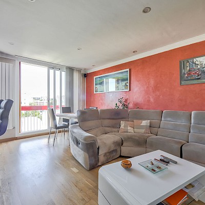 Appartement 4 pièces meublé 73 m² Balcon, cave et parking  Quartier Europe